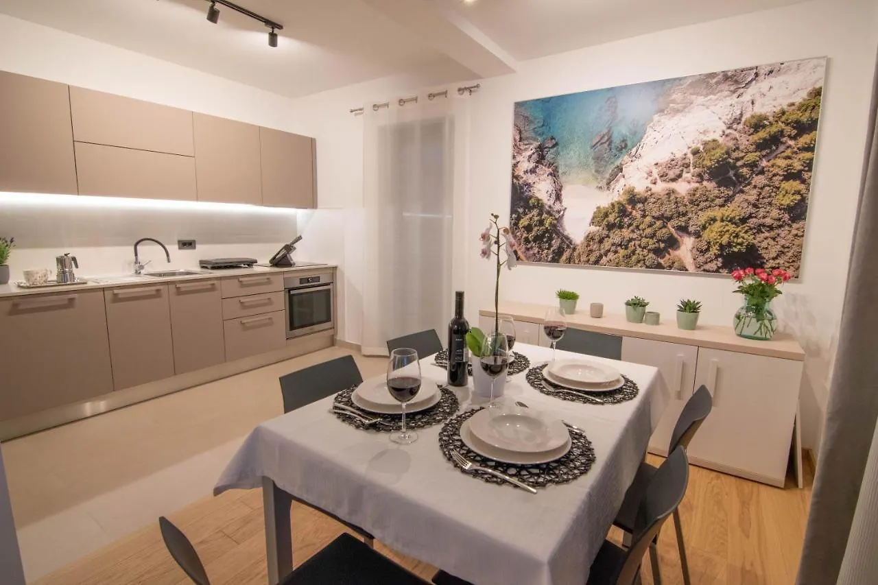 Luxury Apartment Vela With Swimming Pool Premantura Croatia