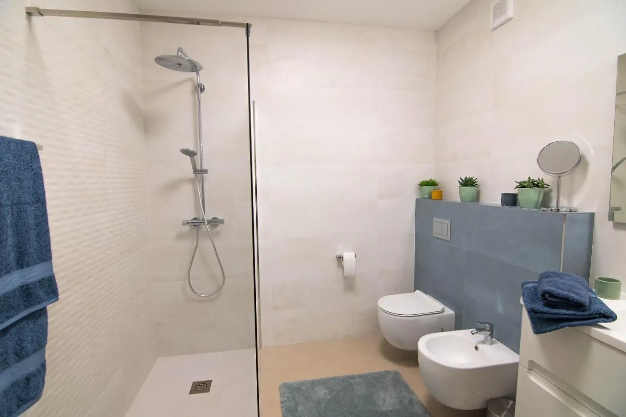 Luxury Apartment Vela With Swimming Pool Premantura