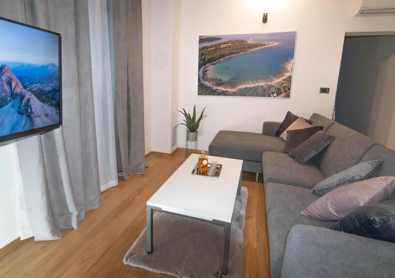 Luxury Apartment Vela With Swimming Pool Premantura Croatia