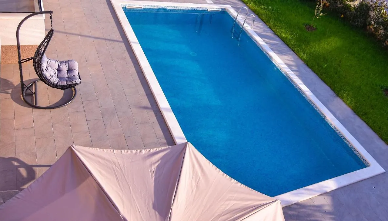 Luxury Apartment Vela With Swimming Pool Premantura