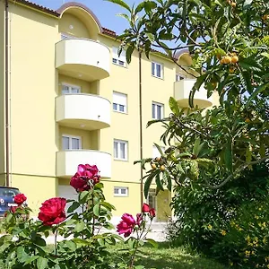 Apartment Apartments Verde, Premantura