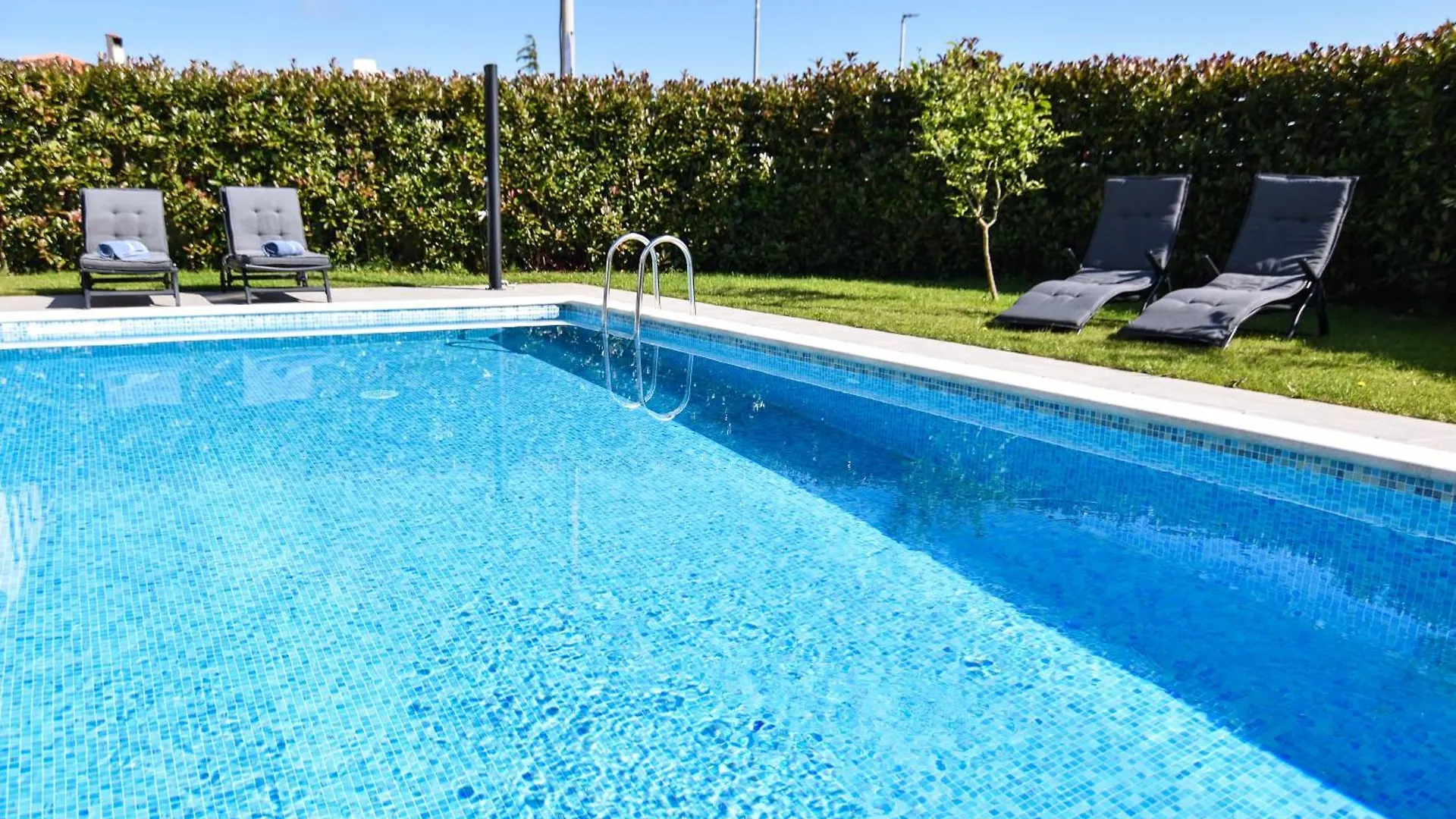 Luxury Apartment Vela With Swimming Pool contacts